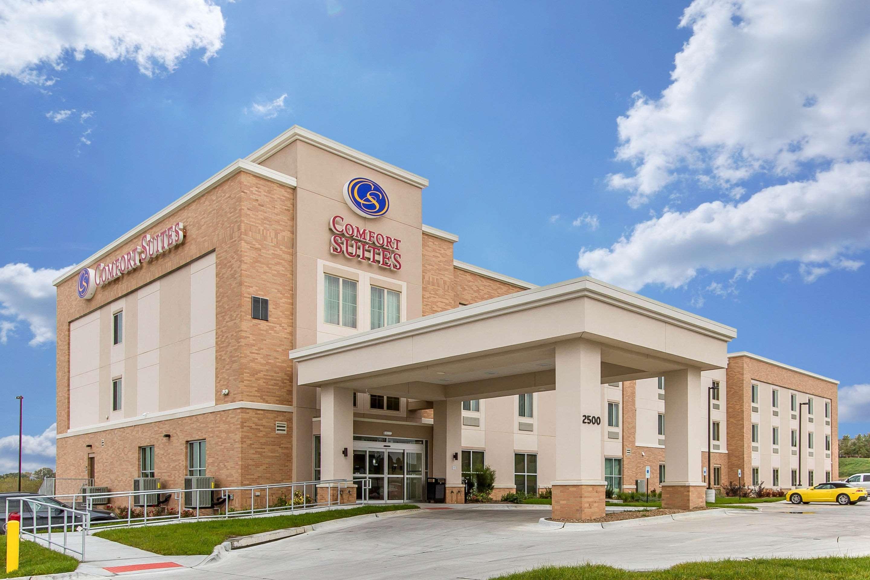 Comfort Suites West Omaha Exterior photo